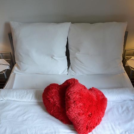 Hostel Ksiezycowy Inowroclaw Phòng bức ảnh