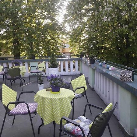 Hostel Ksiezycowy Inowroclaw Ngoại thất bức ảnh
