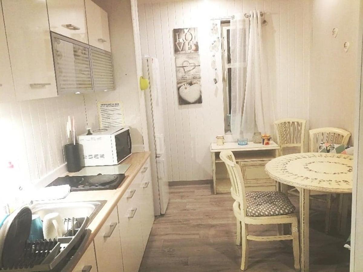 Hostel Ksiezycowy Inowroclaw Ngoại thất bức ảnh